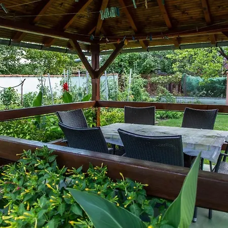 Garden 2 *